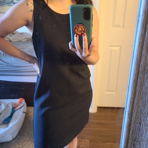 LBD Black shift modern minimal dress - Picture 4 of 10